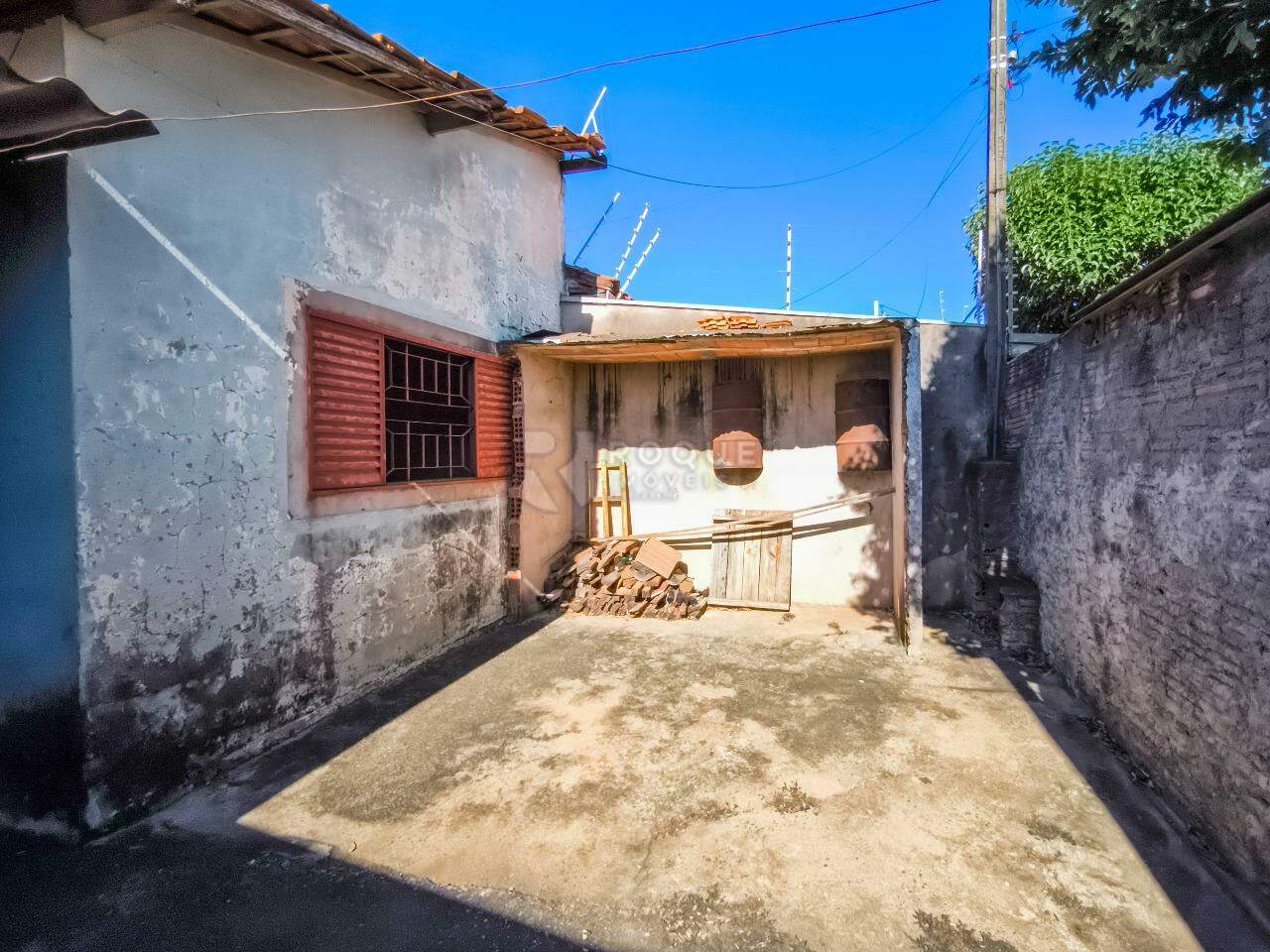 Casa Residencial à venda no bairro Parque Residencial Aeroporto: QUINTAL