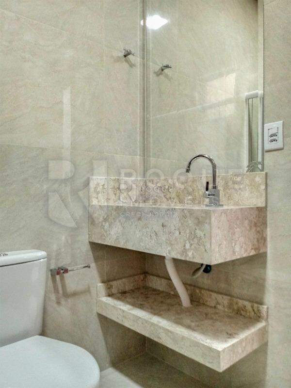Casa Residencial à venda no bairro Parque Pompeo: WC suíte