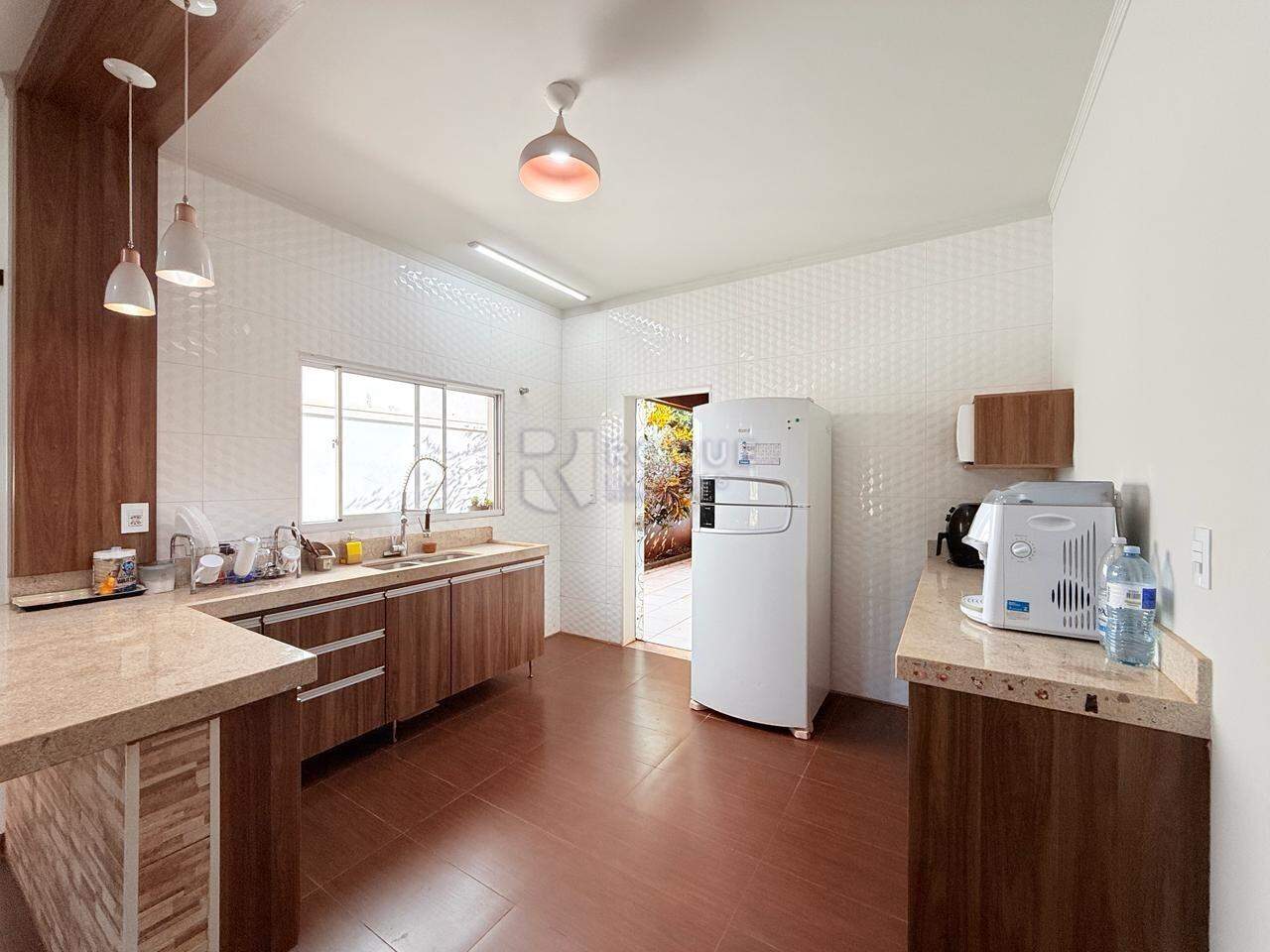 Casa em condomínio para aluguel no bairro Jardim Residencial Florida: Cozinha