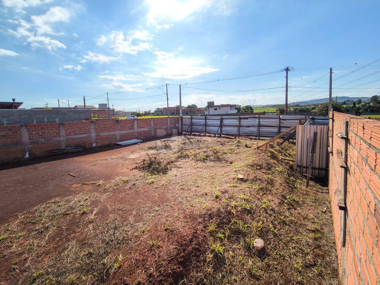 Terreno em condomínio à venda no bairro Residencial Florisa: 