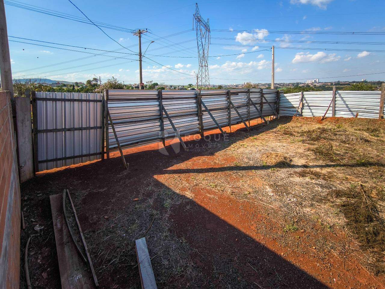 Terreno em condomínio à venda no bairro Residencial Florisa: 