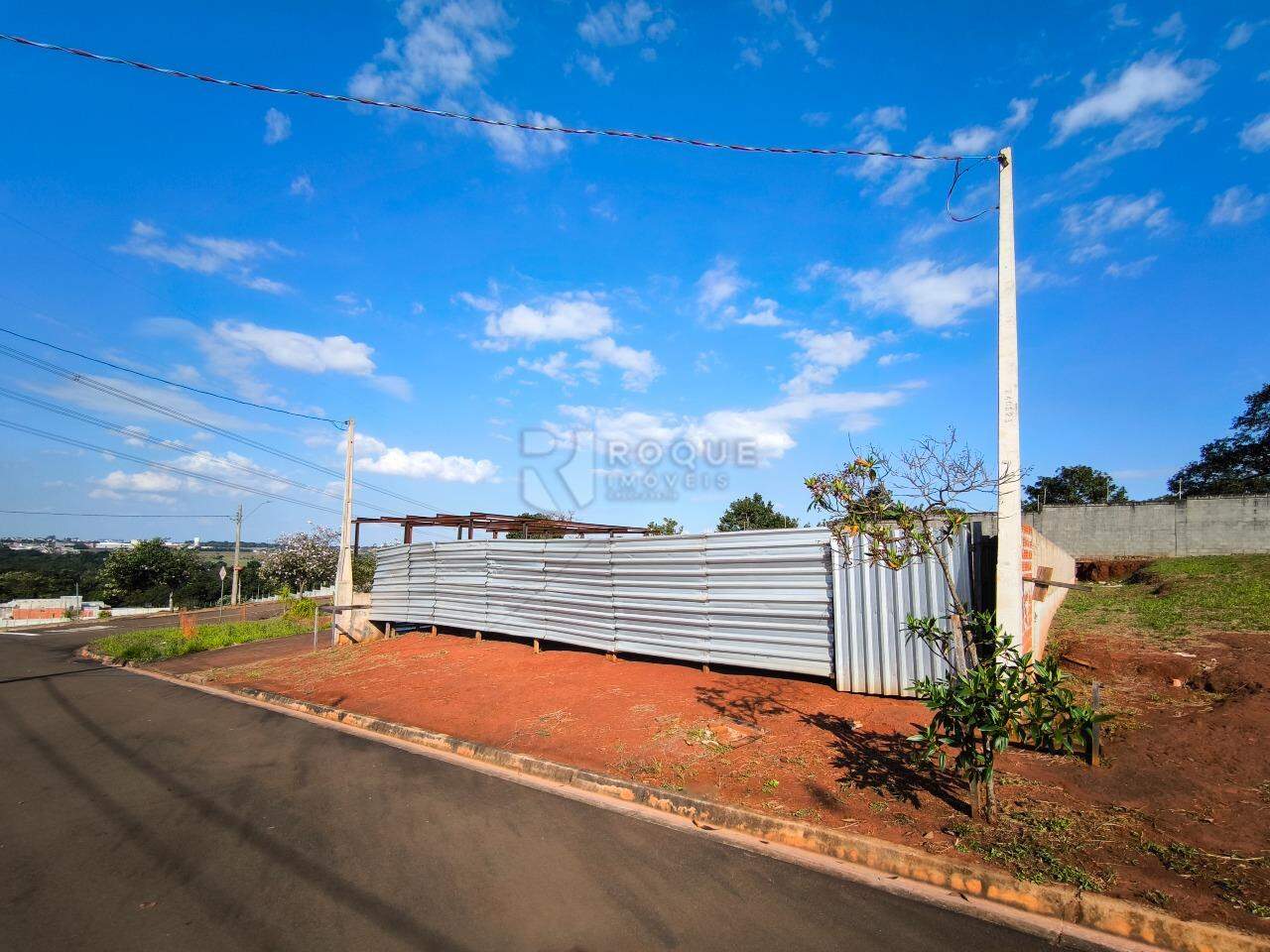 Terreno em condomínio à venda no bairro Residencial Florisa: 