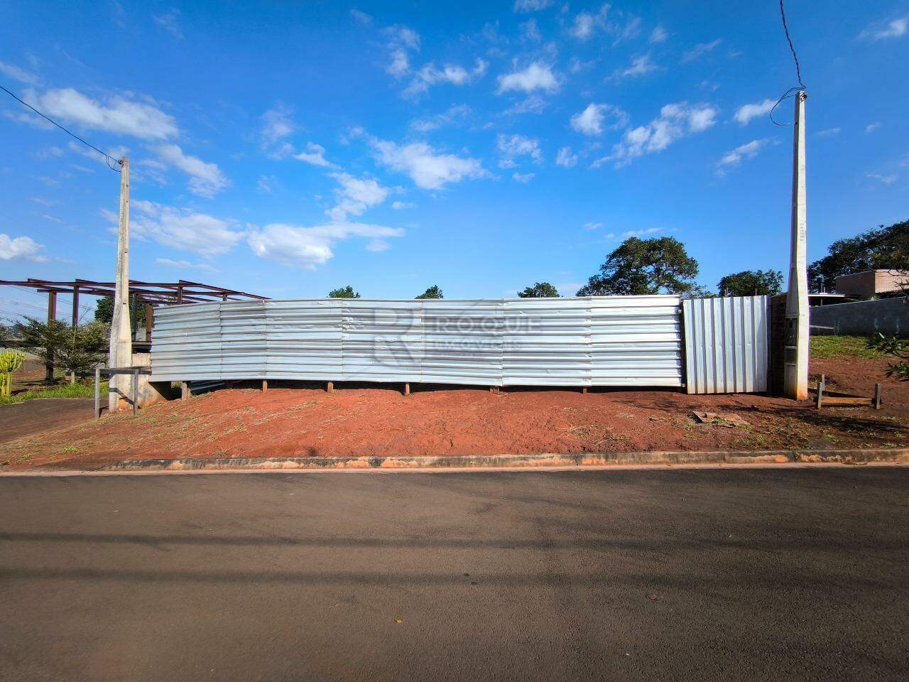 Terreno em condomínio à venda no bairro Residencial Florisa: FRENTE