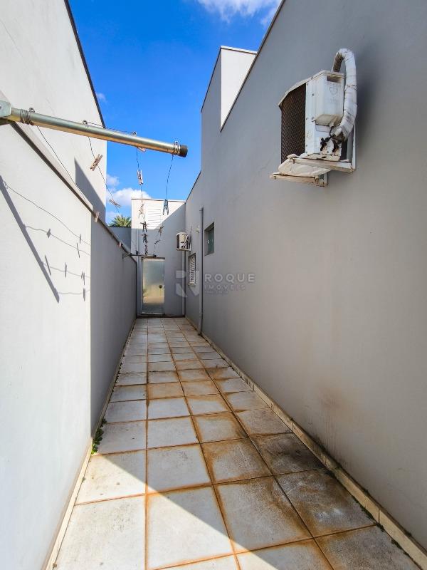 Casa em condomínio à venda no bairro Jardim Residencial Florida: ÁREA DE VARAL