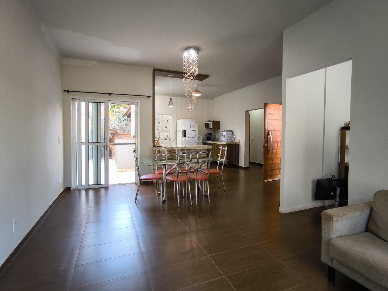 Casa em condomínio à venda no bairro Jardim Residencial Florida: SALA DE ESTAR