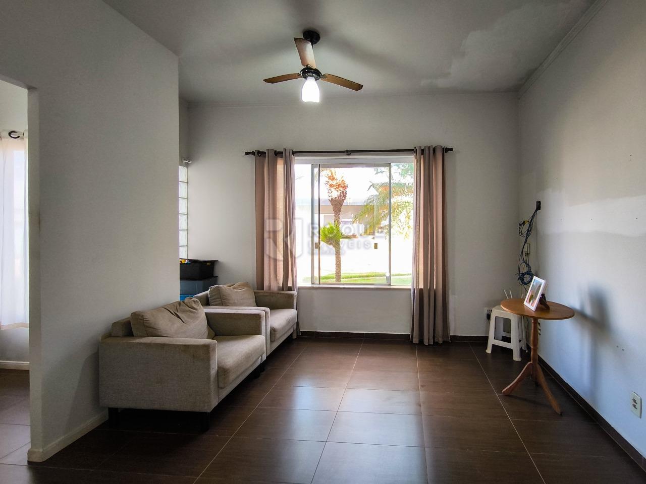 Casa em condomínio à venda no bairro Jardim Residencial Florida: SALA DE ESTAR