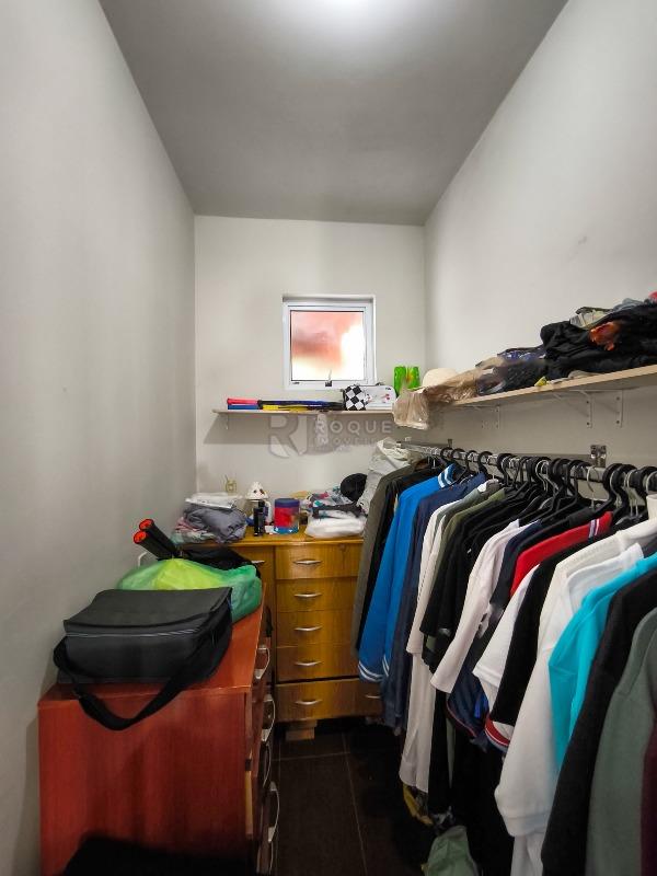 Casa em condomínio à venda no bairro Jardim Residencial Florida: CLOSET