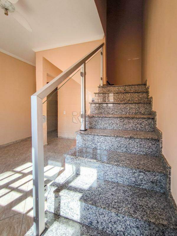 Casa Residencial à venda no bairro Jardim Campo Belo: ACESSO PISO SUPERIOR