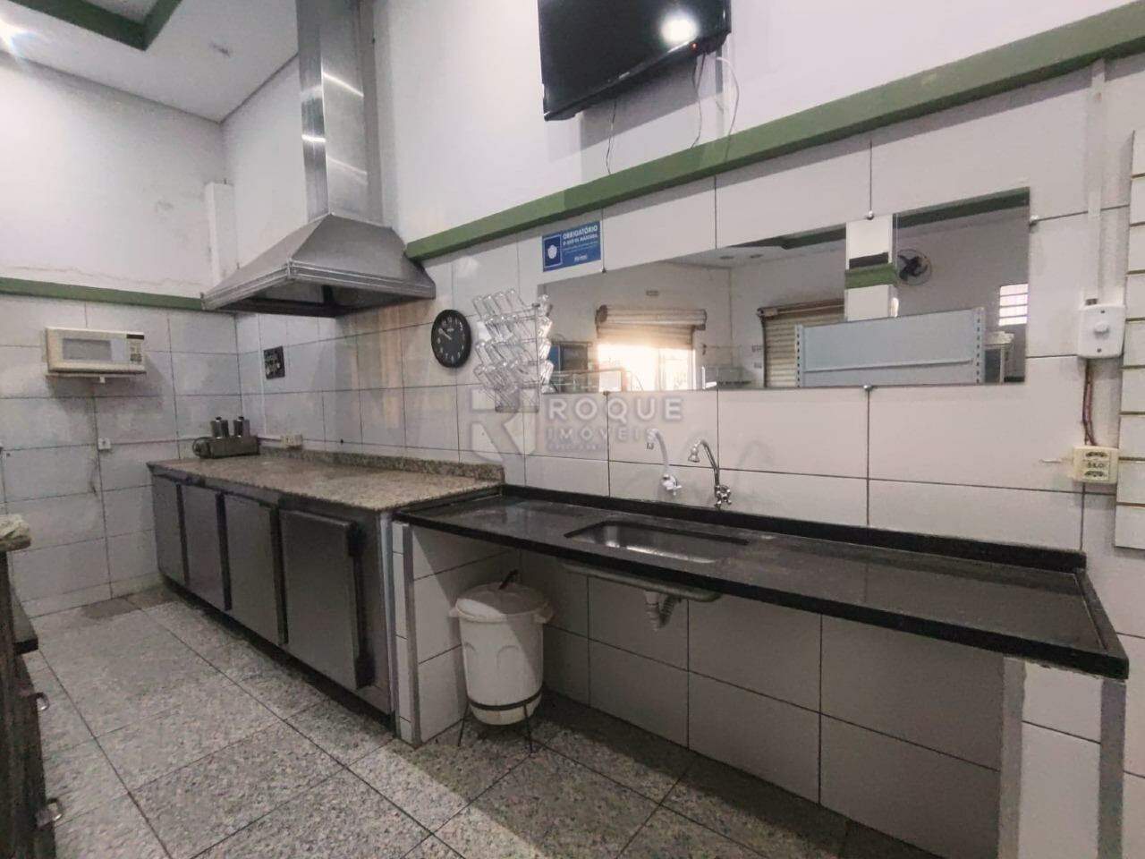 Salão para aluguel no bairro Parque Residencial Abílio Pedro: Cozinha