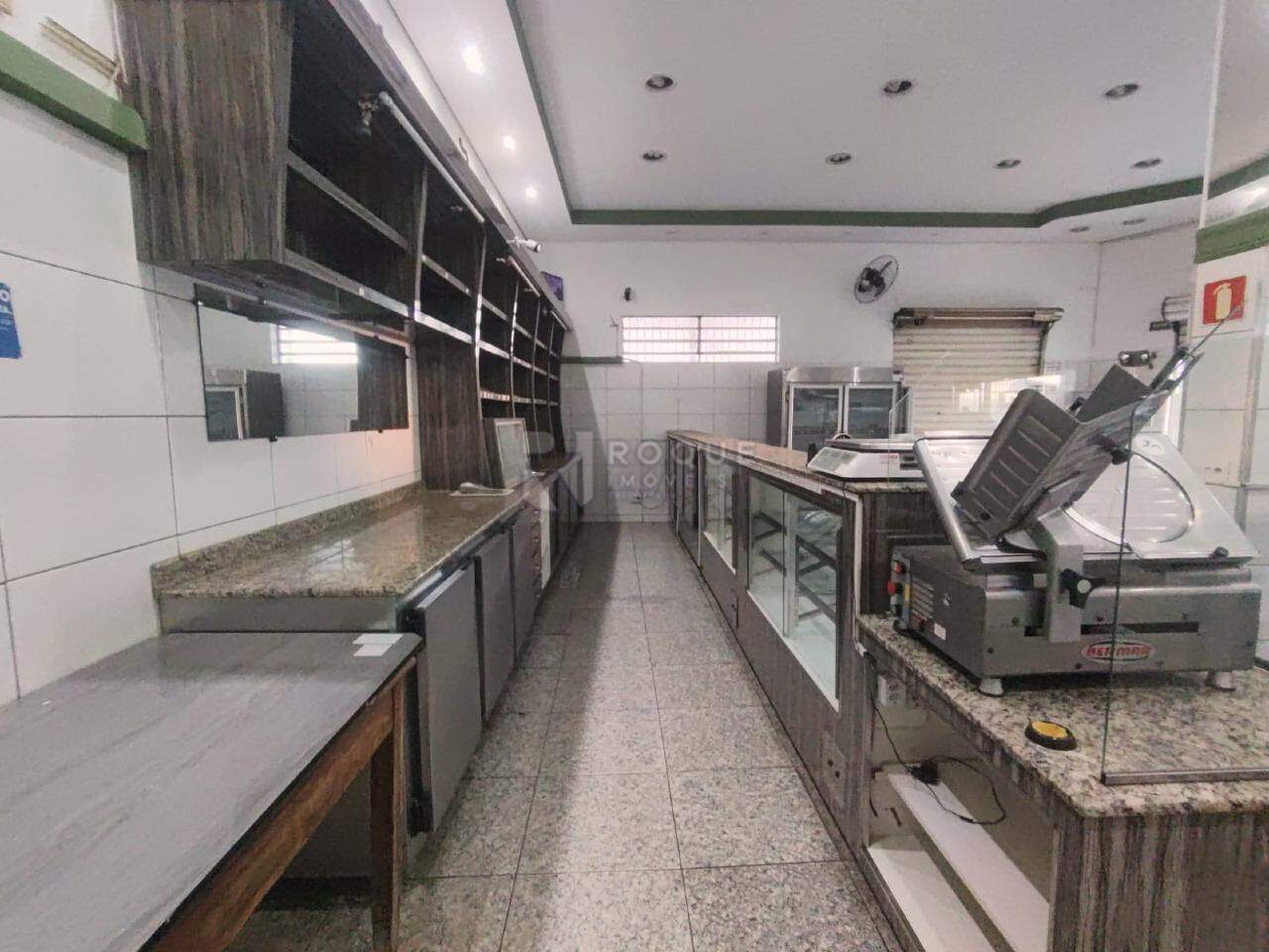 Salão para aluguel no bairro Parque Residencial Abílio Pedro: Cozinha