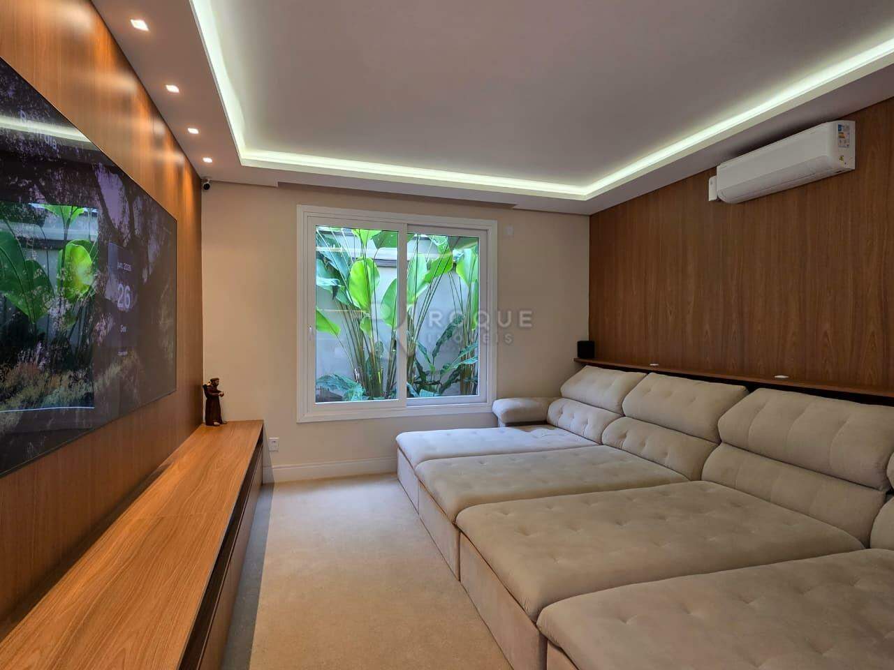 Casa em condomínio à venda no bairro Residencial Ilha de Bali: Sala de TV