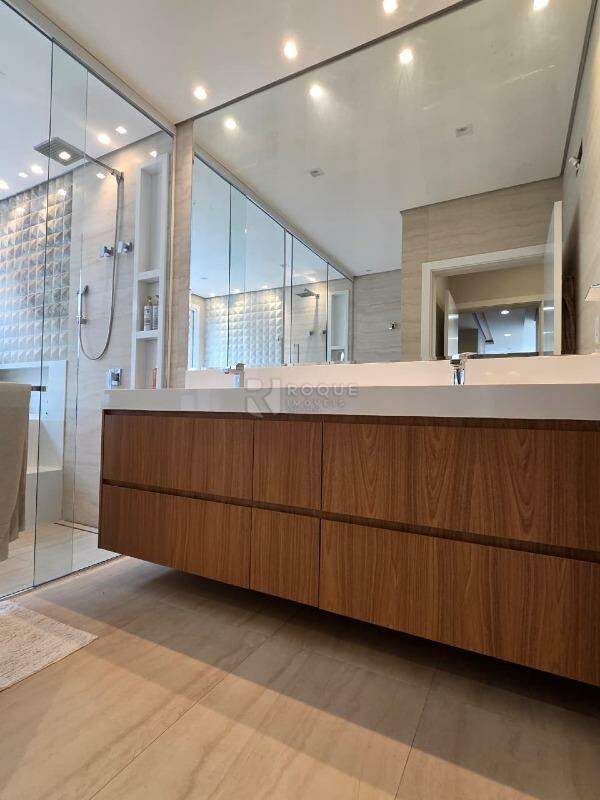 Casa em condomínio à venda no bairro Residencial Ilha de Bali: WC Suíte Master