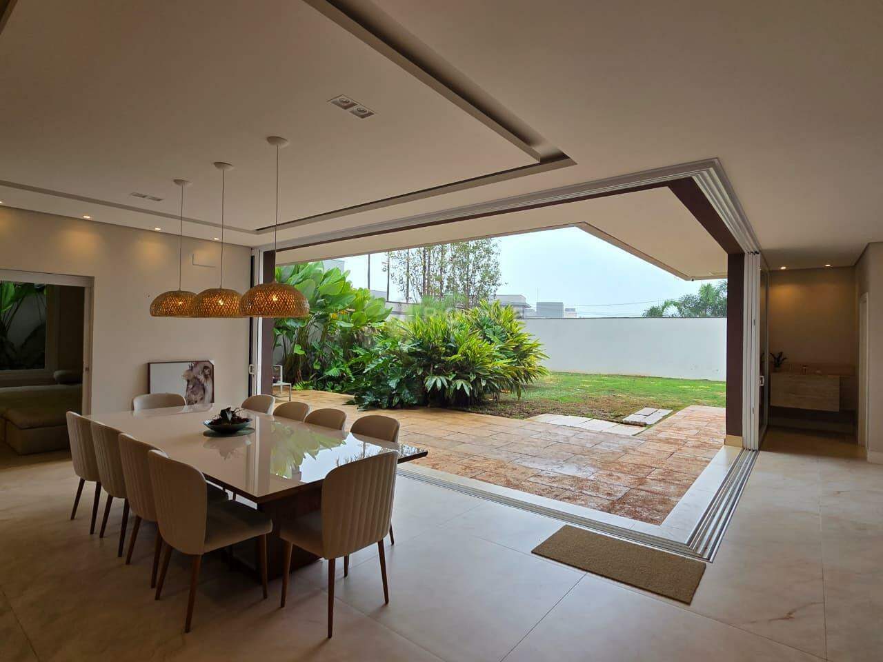 Casa em condomínio à venda no bairro Residencial Ilha de Bali: Sala de Jantar / Cozinha integrada