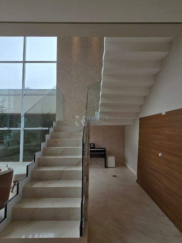 Casa em condomínio à venda no bairro Residencial Ilha de Bali: Acesso segundo andar