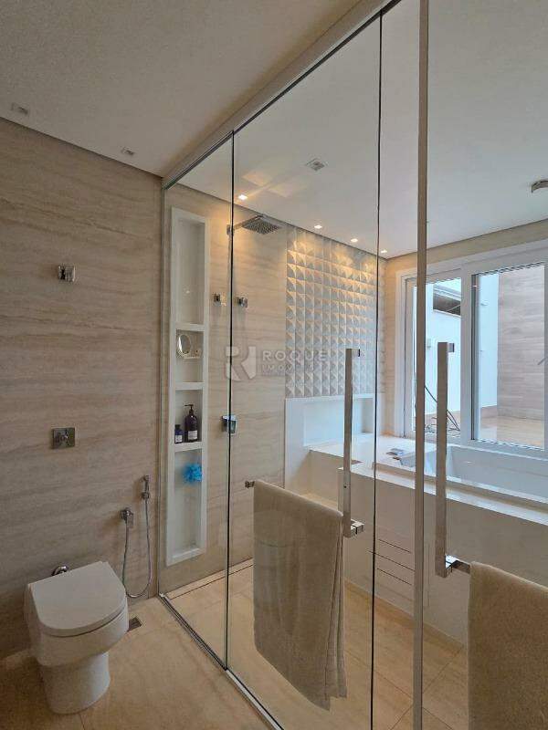 Casa em condomínio à venda no bairro Residencial Ilha de Bali: WC Suíte Master