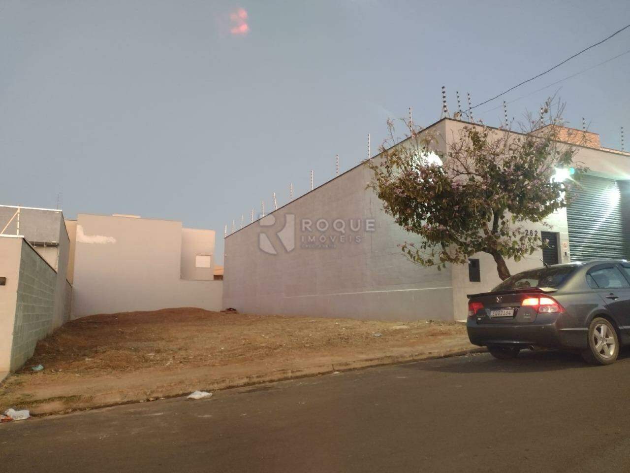 Terreno à venda no bairro Jardim Cidade Universitária I: 