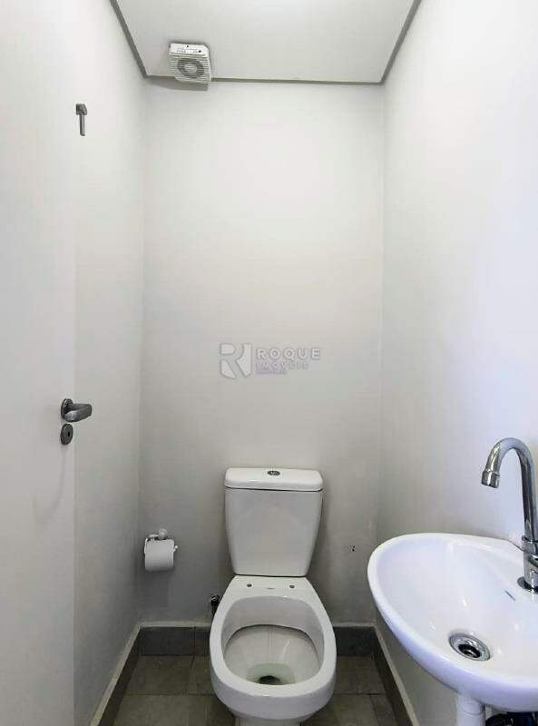 Apartamento para aluguel no bairro Parque Egisto Ragazzo: Wc serviço