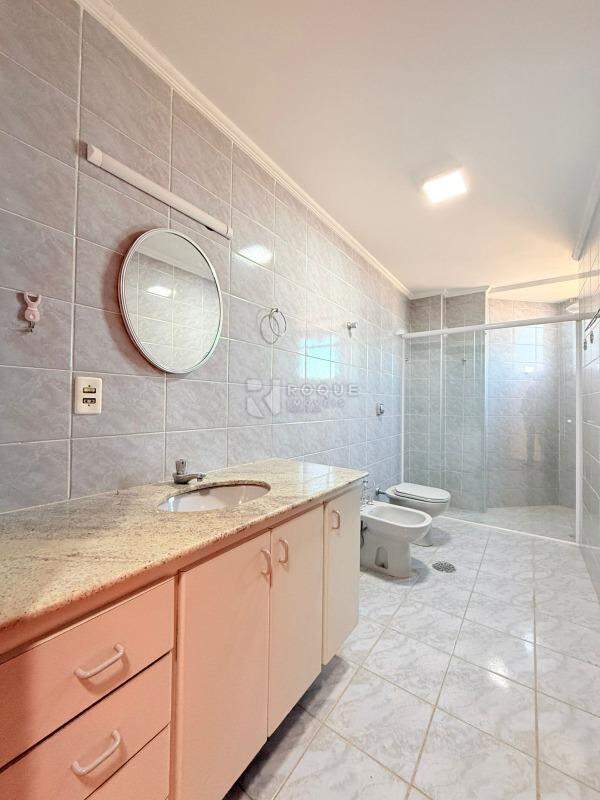 Apartamento para aluguel no bairro Centro: Wc Social