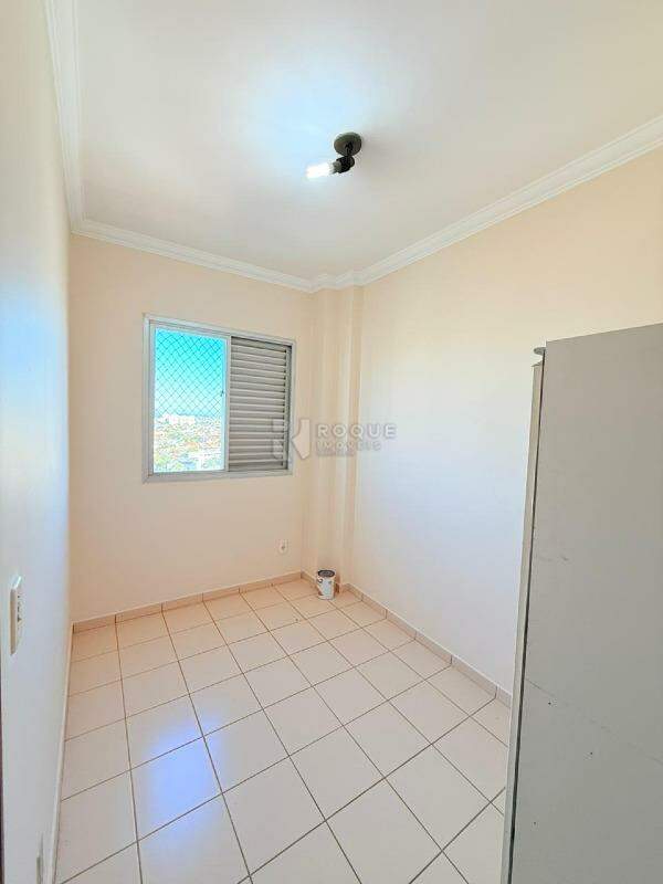 Apartamento para aluguel no bairro Centro: Dormitório lavanderia