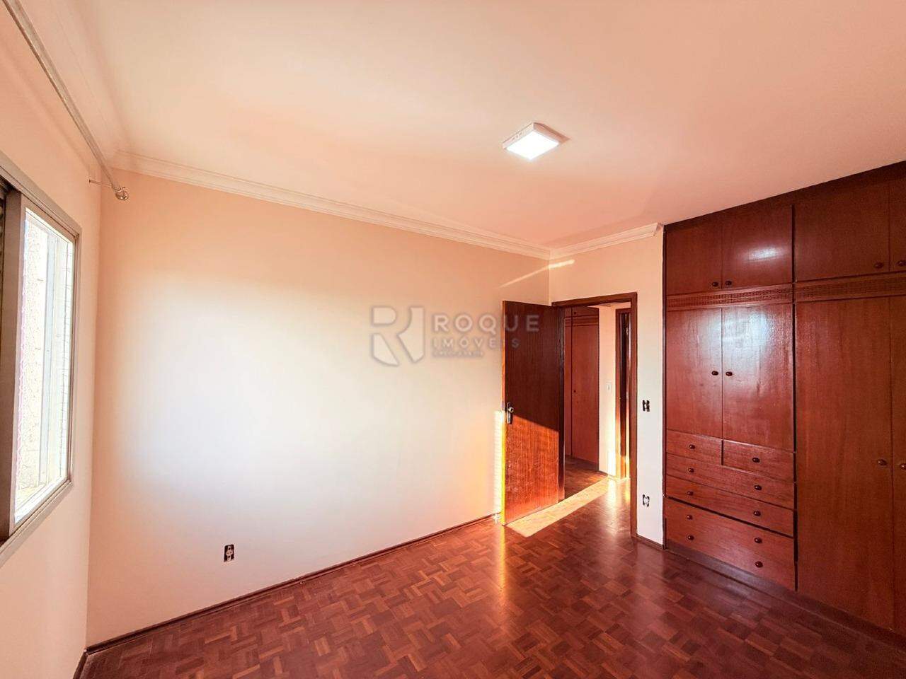Apartamento para aluguel no bairro Centro: Dormitório 02
