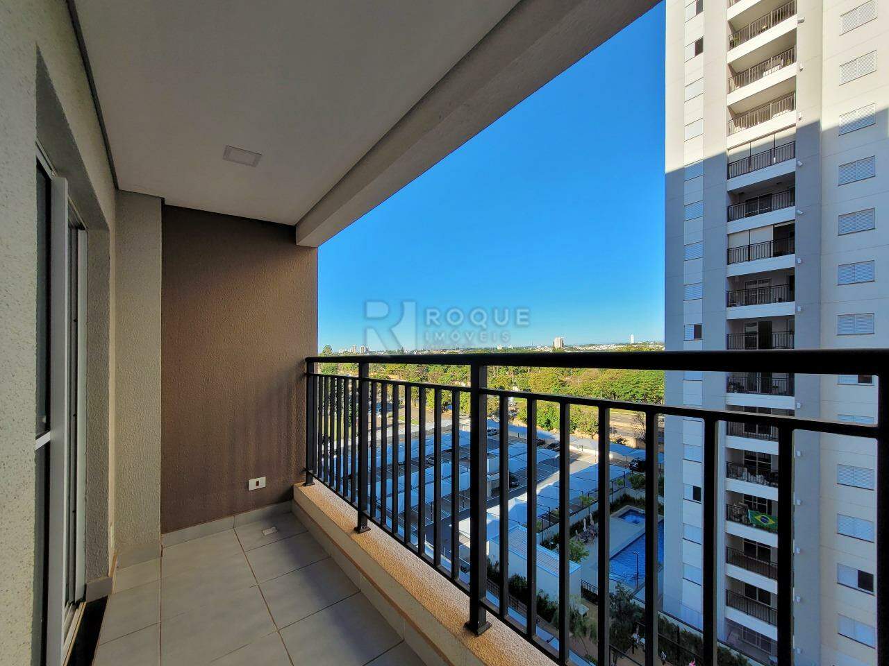 Apartamento à venda no bairro Jardim Santa Adélia: Varanda