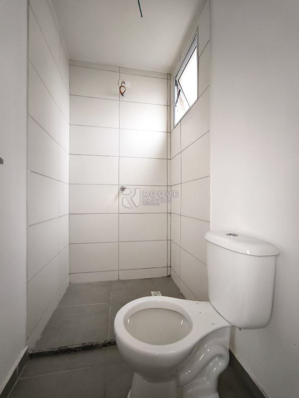 Apartamento à venda no bairro Vale das Esmeraldas: WC SUÍTE
