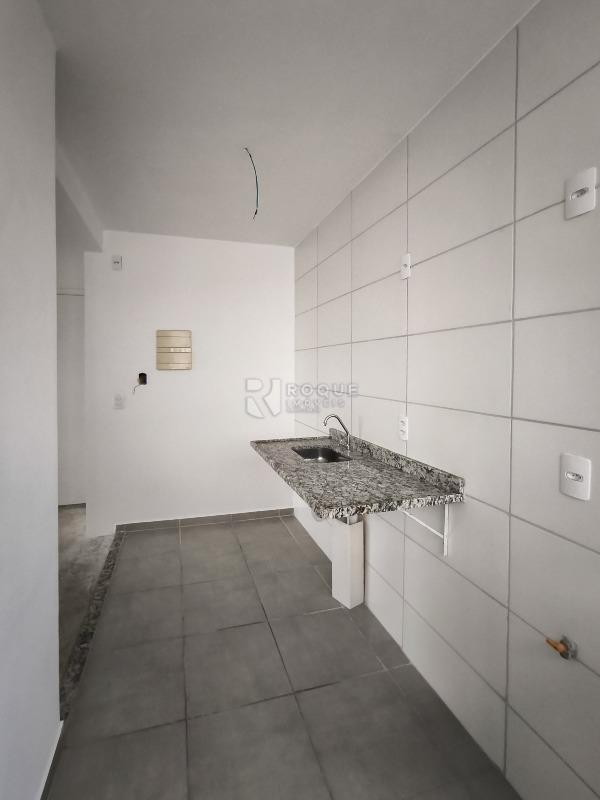 Apartamento à venda no bairro Vale das Esmeraldas: COZINHA