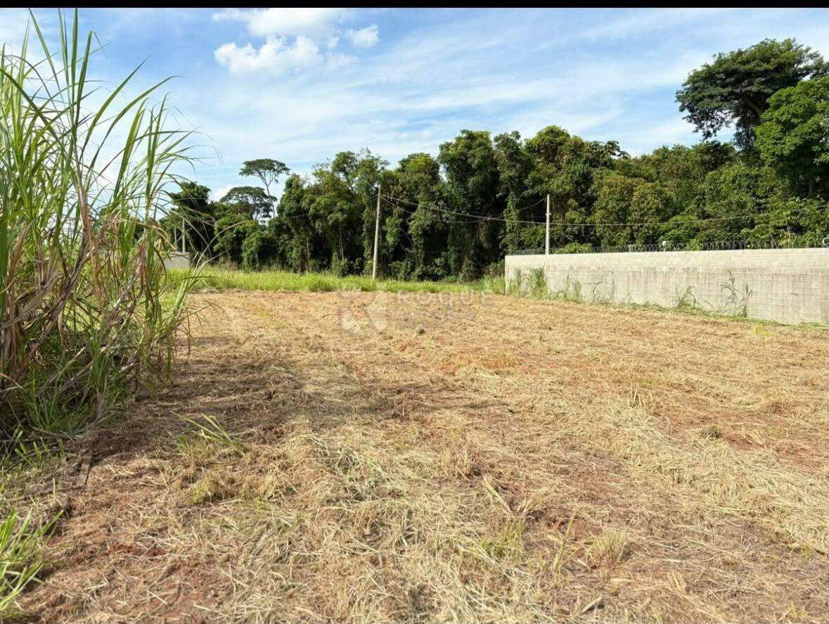 Terreno em condomínio à venda no bairro Pires de Cima: 