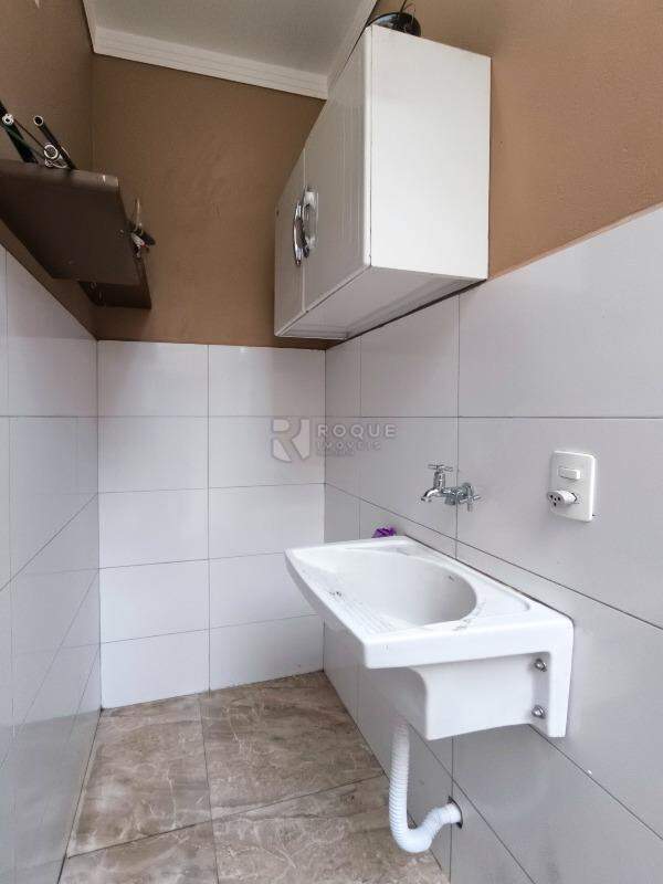 Casa Residencial para aluguel no bairro Jardim dos Jequitibás: LAVANDERIA