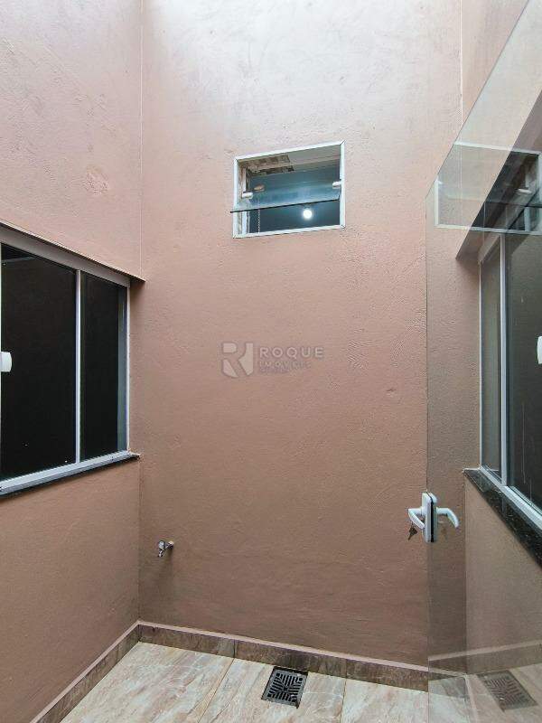 Casa Residencial para aluguel no bairro Jardim dos Jequitibás: ÁREA DE LUZ