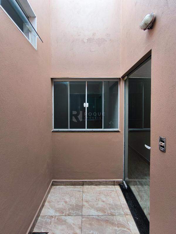 Casa Residencial para aluguel no bairro Jardim dos Jequitibás: ÁREA DE LUZ