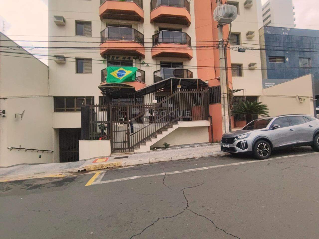 Apartamento para aluguel no bairro Centro: Fachada