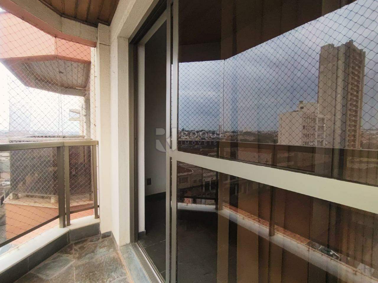Apartamento para aluguel no bairro Centro: Varanda