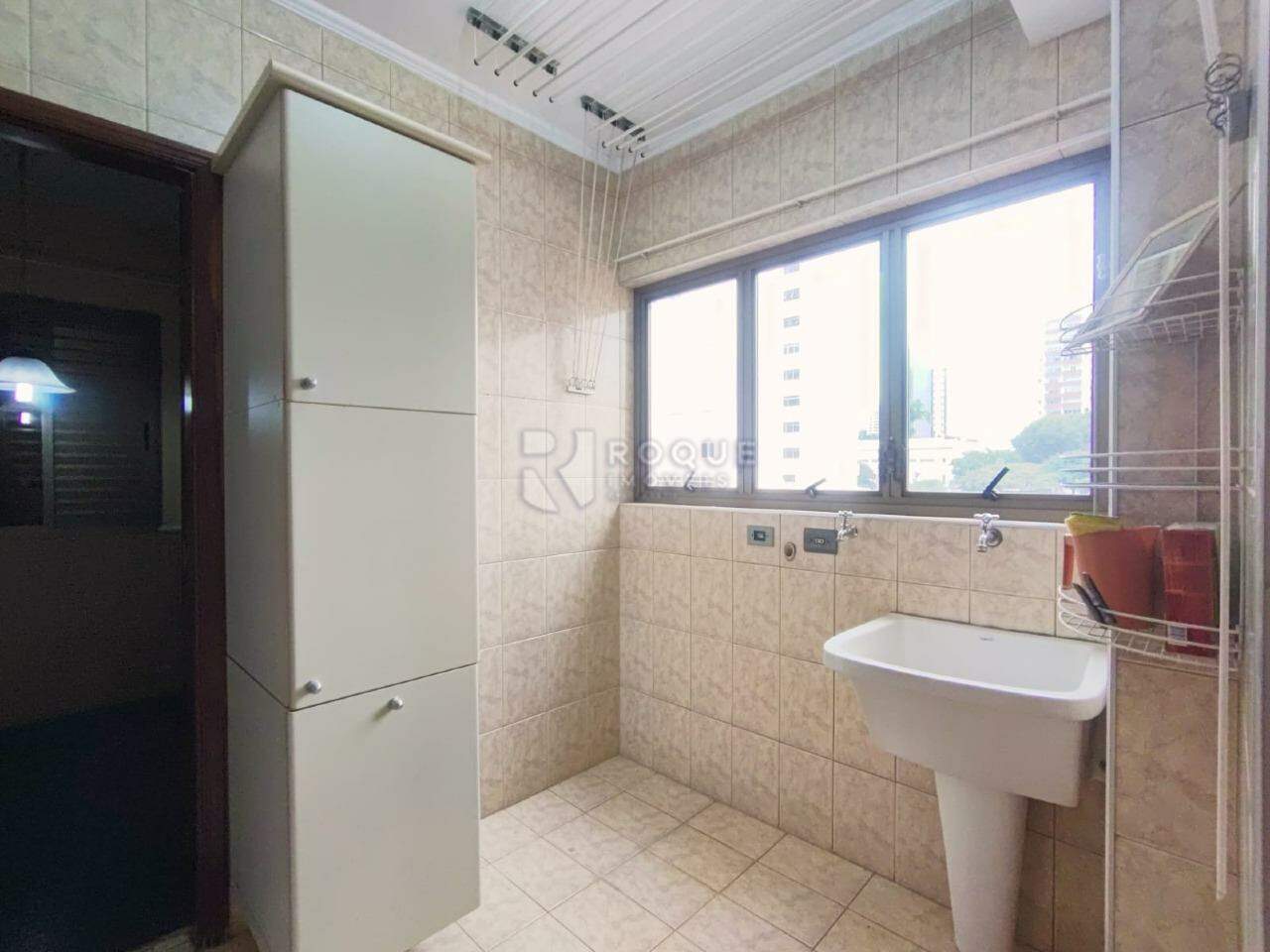 Apartamento para aluguel no bairro Centro: Lavanderia