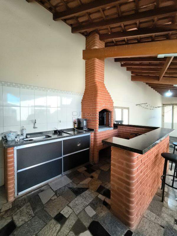 Casa Residencial à venda no bairro Parque Residencial Aeroporto: CHURRASQUEIRA