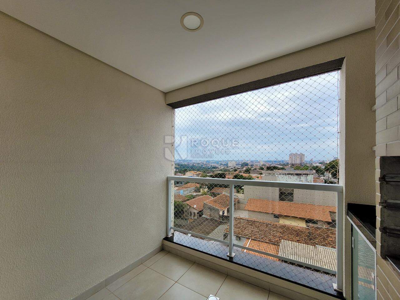 Apartamento à venda no bairro Jardim Santo André: Sacada