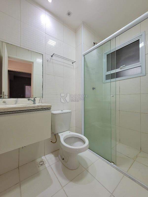 Apartamento à venda no bairro Chácaras Antonieta: WC Suíte