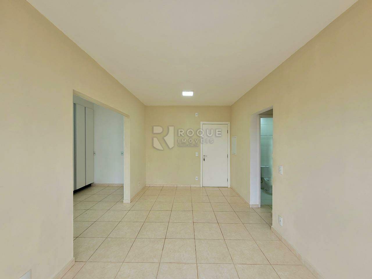 Apartamento à venda no bairro Chácaras Antonieta: Sala