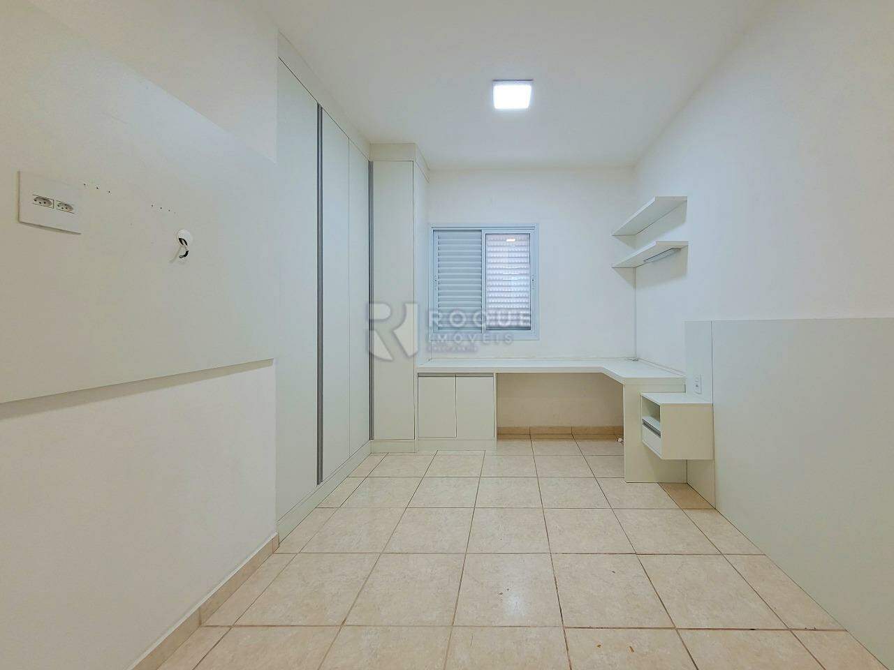 Apartamento à venda no bairro Chácaras Antonieta: Suíte
