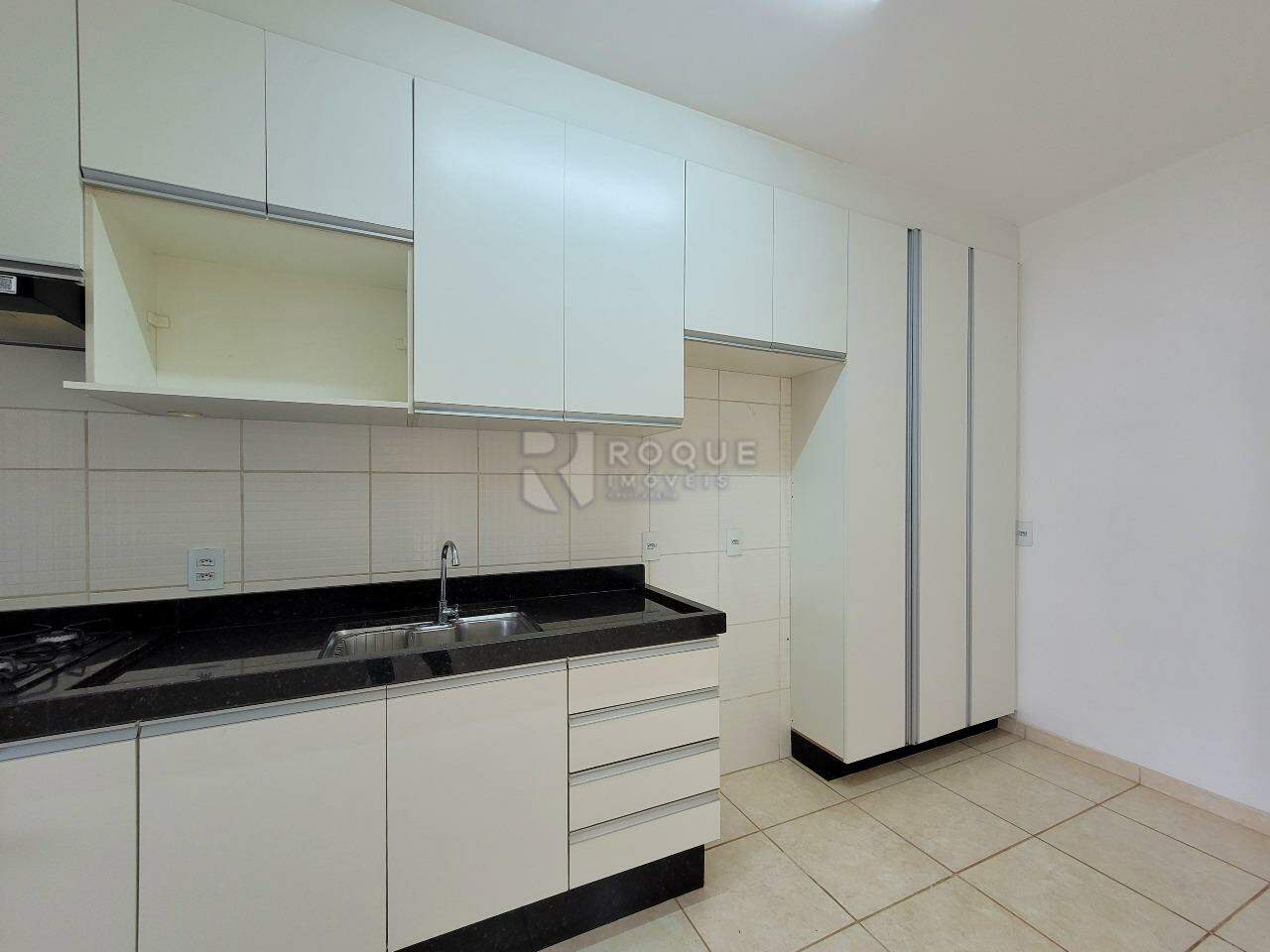 Apartamento à venda no bairro Chácaras Antonieta: Cozinha