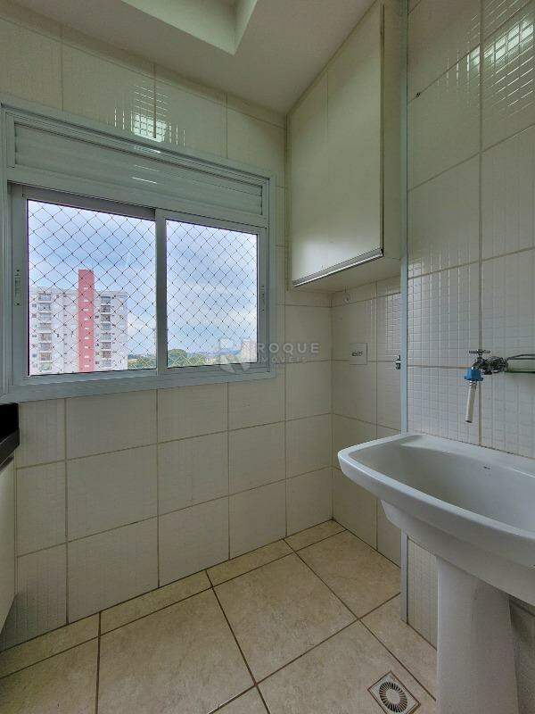 Apartamento à venda no bairro Chácaras Antonieta: Área de serviço