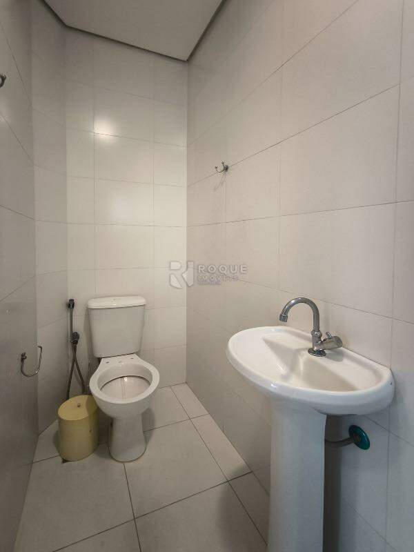 Casa em condomínio à venda no bairro Jardim Residencial Monsenhor Rossi: WC ÁREA DE SERVIÇO