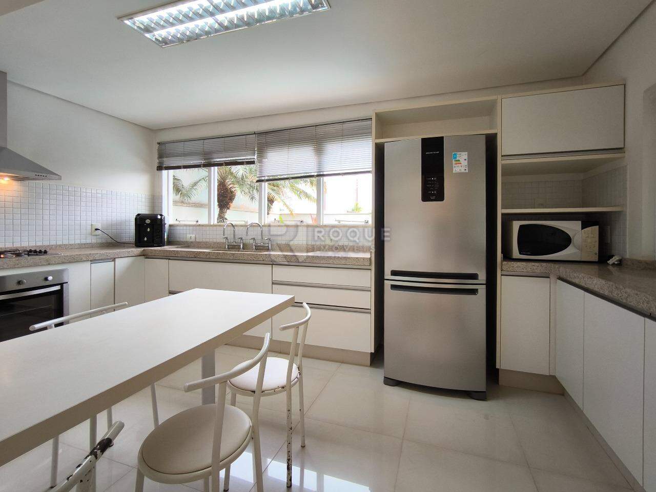 Casa em condomínio à venda no bairro Jardim Residencial Monsenhor Rossi: COZINHA