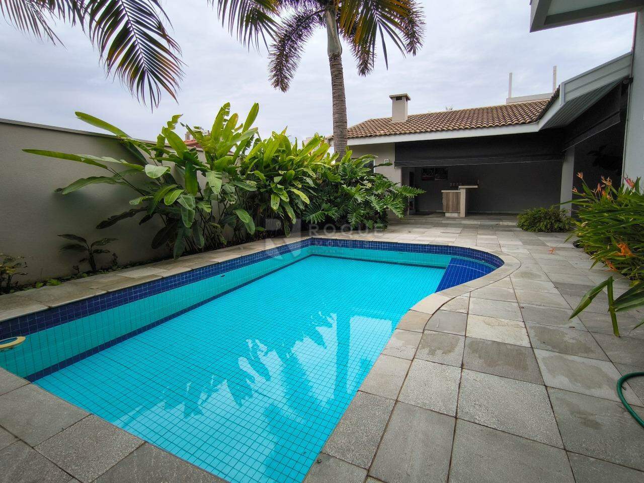 Casa em condomínio à venda no bairro Jardim Residencial Monsenhor Rossi: PISCINA