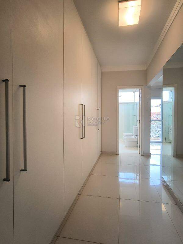 Casa em condomínio à venda no bairro Jardim Residencial Monsenhor Rossi: CLOSET SUÍTE 1