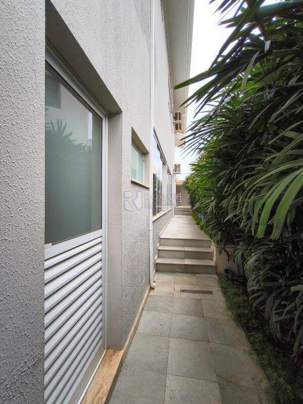 Casa em condomínio à venda no bairro Jardim Residencial Monsenhor Rossi: LATERAL EXTERNA
