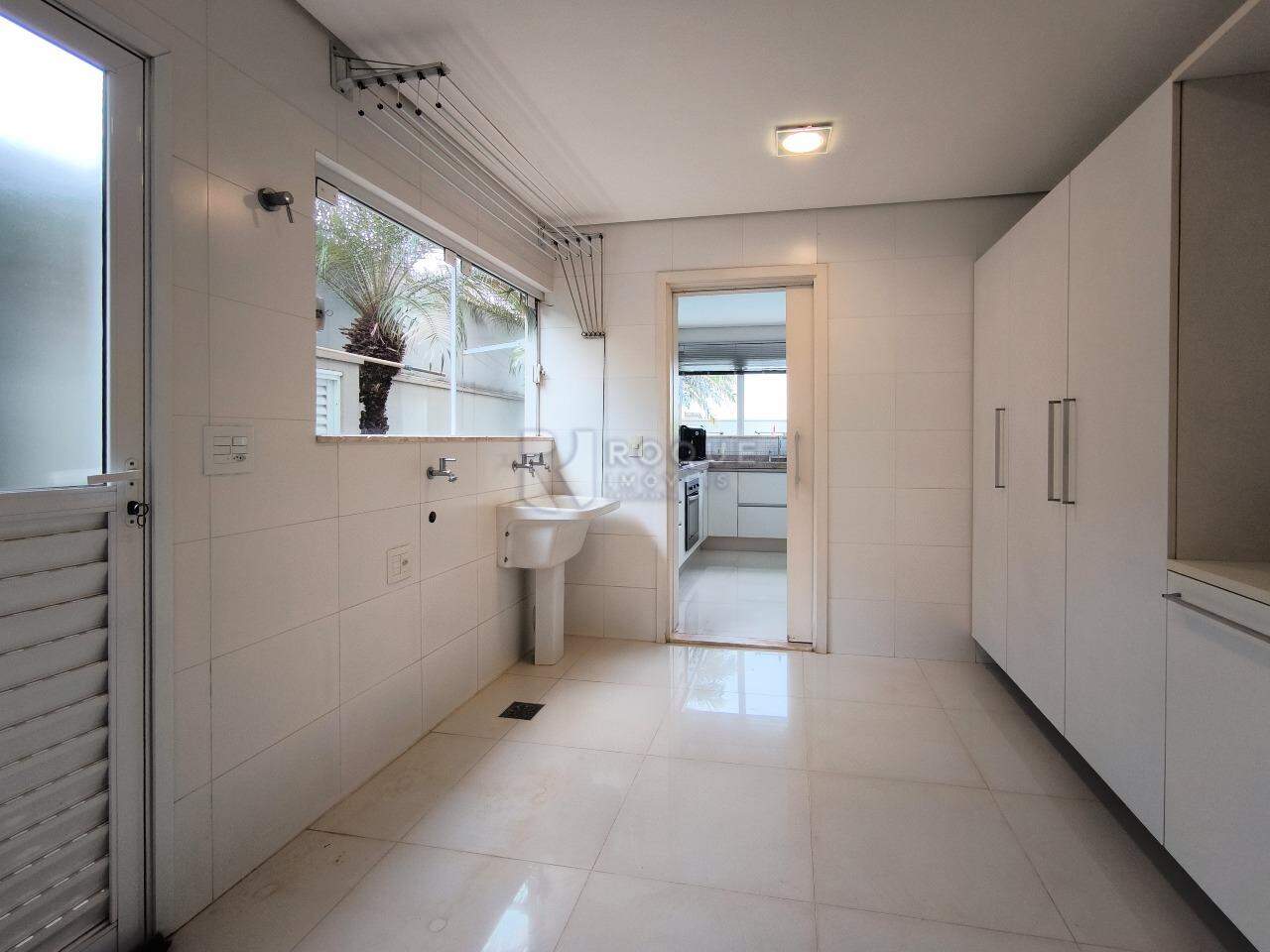 Casa em condomínio à venda no bairro Jardim Residencial Monsenhor Rossi: ÁREA DE SERVIÇO
