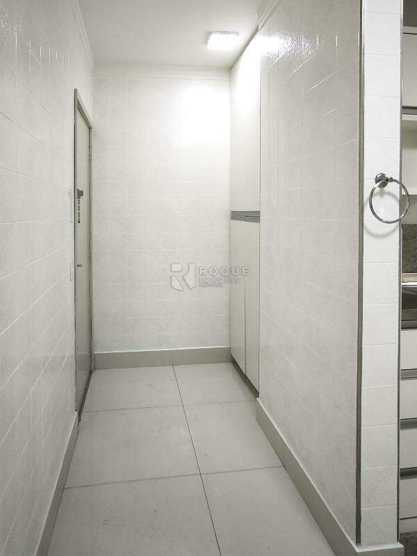 Apartamento à venda no bairro Centro: ENTRADA DE SERVIÇO