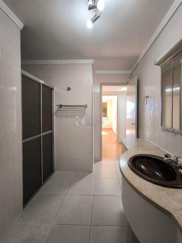 Apartamento à venda no bairro Centro: BANHEIRO SOCIAL