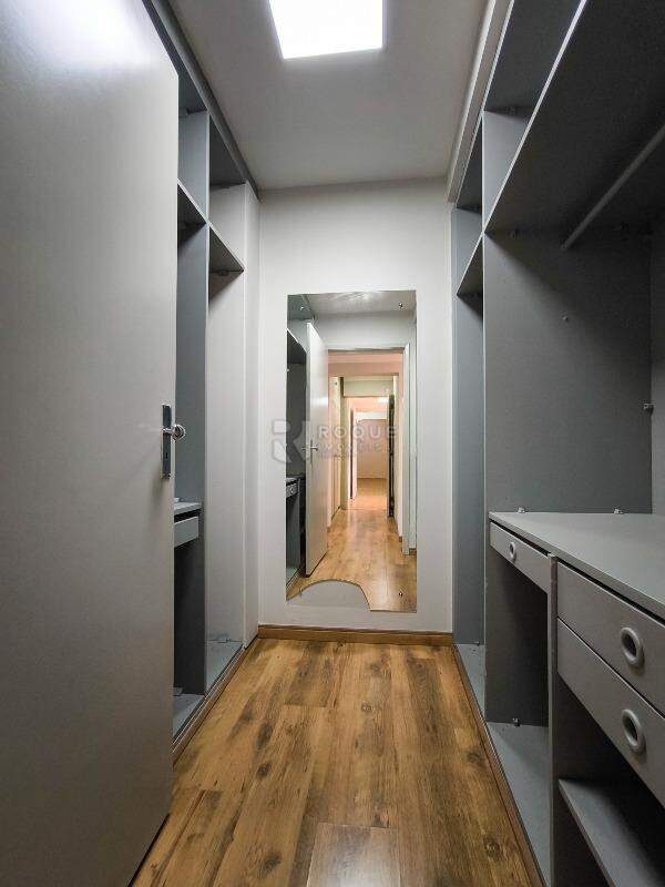 Apartamento à venda no bairro Centro: CLOSET 